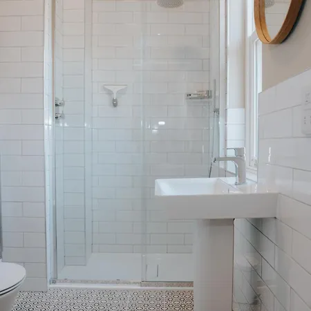 By Birch 度假居 *