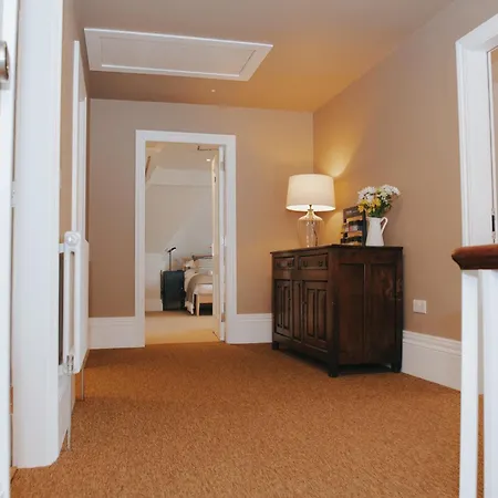 By Birch 度假居 *