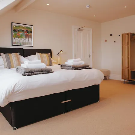 By Birch * 莱伯恩