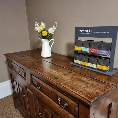 By Birch * 莱伯恩